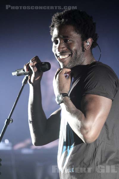 KELE OKEREKE - 2010-11-07 - PARIS - La Cigale - 